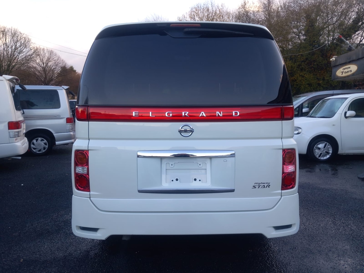 Used Nissan Elgrand 2025 for sale - 76791349: Photo 32