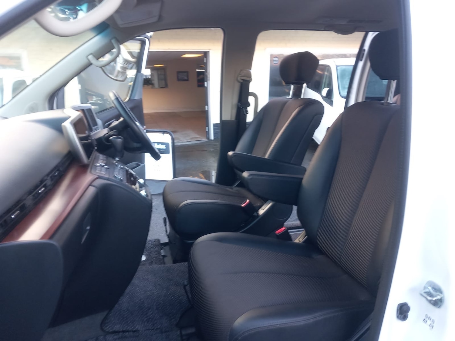 Used Nissan Elgrand 2025 for sale - 76791349: Photo 6