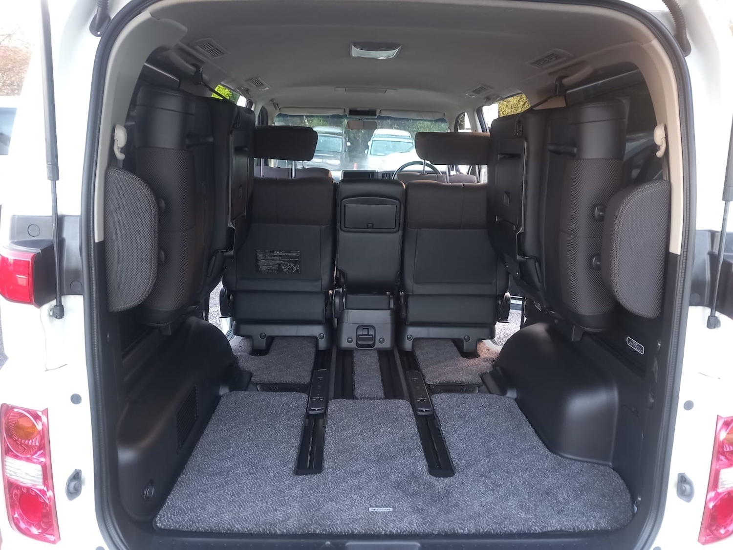 Used Nissan Elgrand 2025 for sale - 76791349: Photo 8