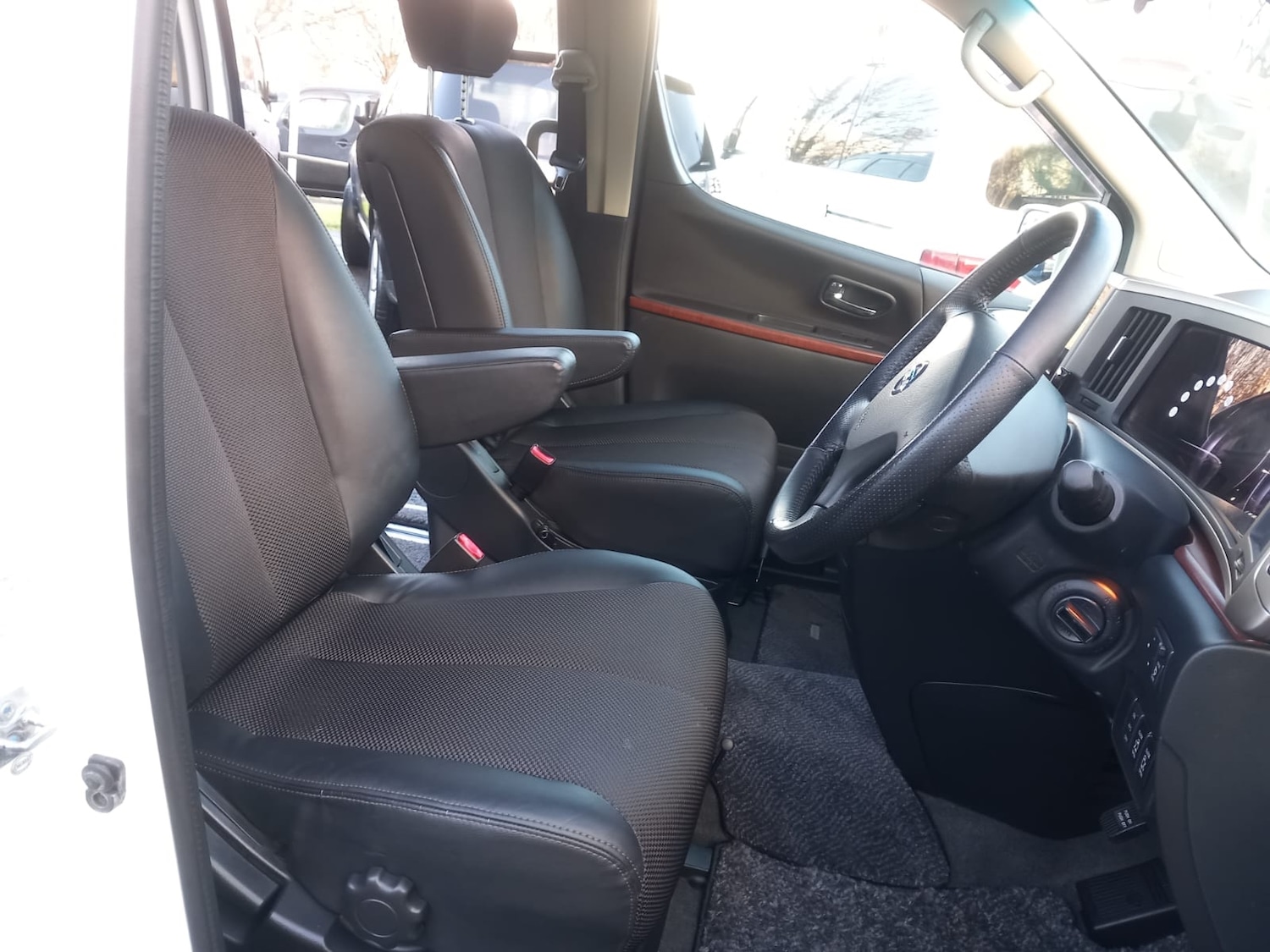 Used Nissan Elgrand 2025 for sale - 76791349: Photo 9