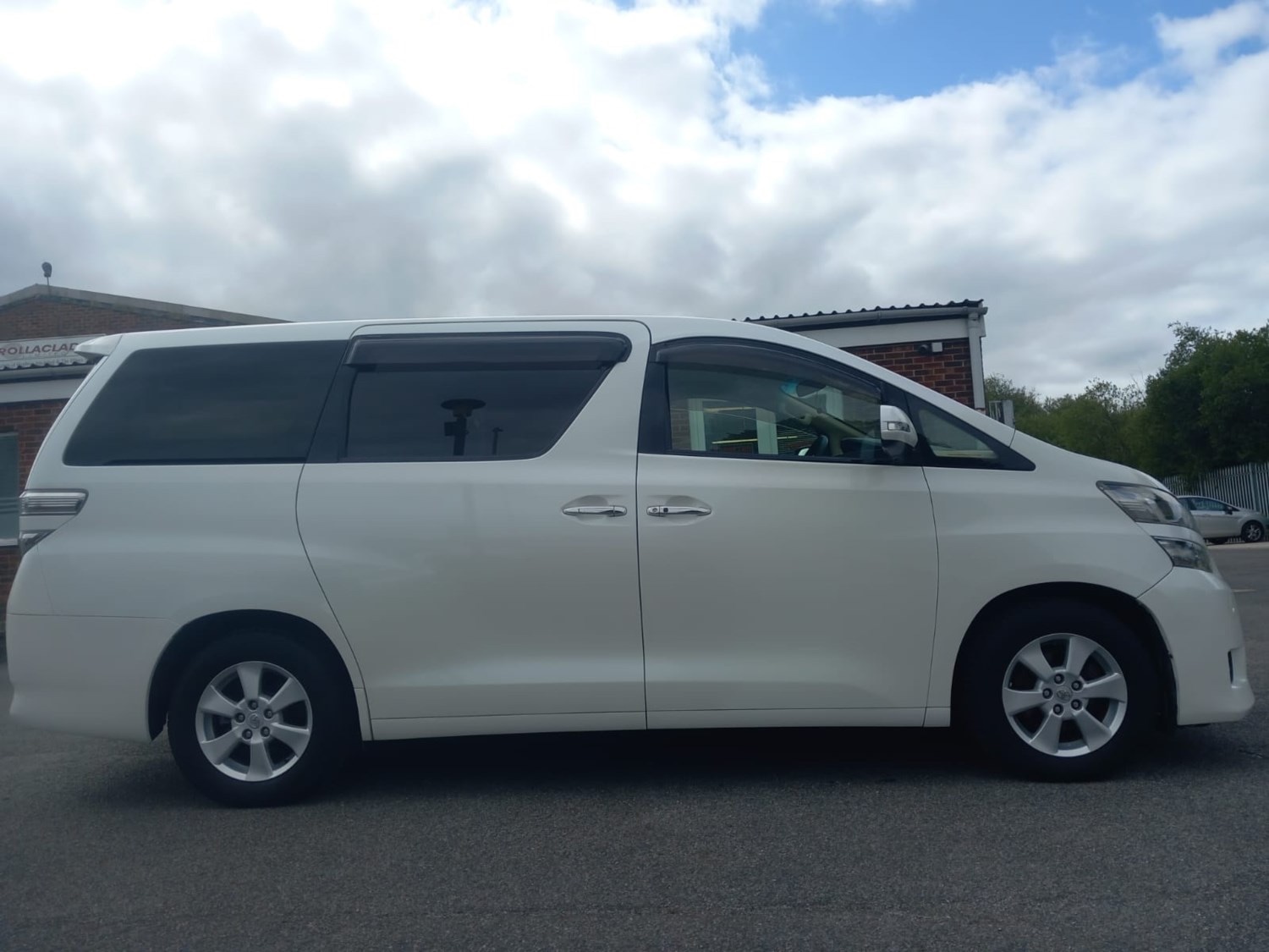 Used Toyota Vellfire 2012 for sale - 76319227: Photo 10
