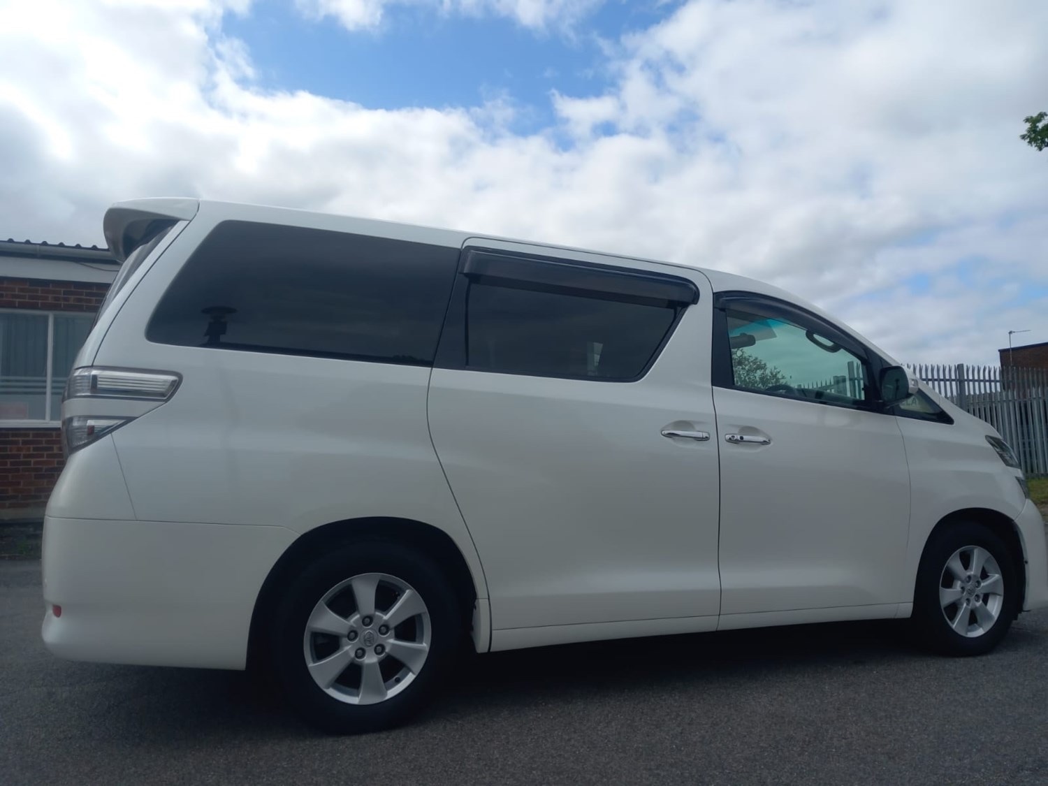 Used Toyota Vellfire 2012 for sale - 76319227: Photo 11