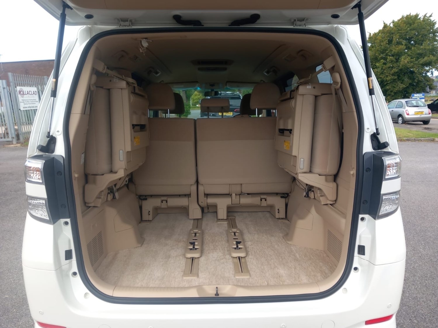 Used Toyota Vellfire 2012 for sale - 76319227: Photo 16