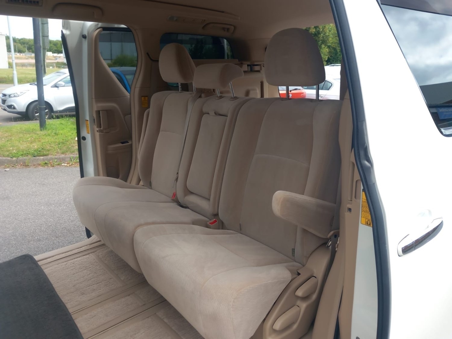 Used Toyota Vellfire 2012 for sale - 76319227: Photo 23