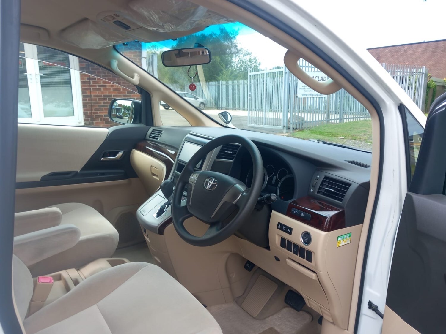 Used Toyota Vellfire 2012 for sale - 76319227: Photo 30