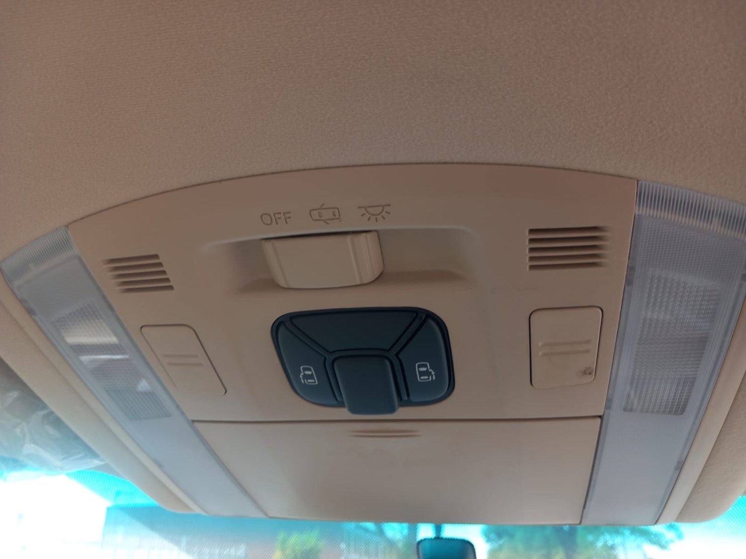 Used Toyota Vellfire 2012 for sale - 76319227: Photo 32