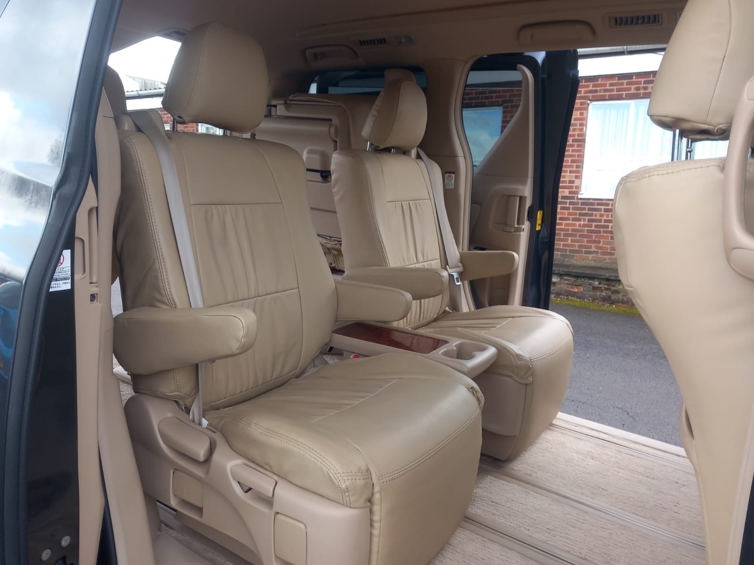 Used Toyota Alphard 2025 for sale - 77568579: Photo 22