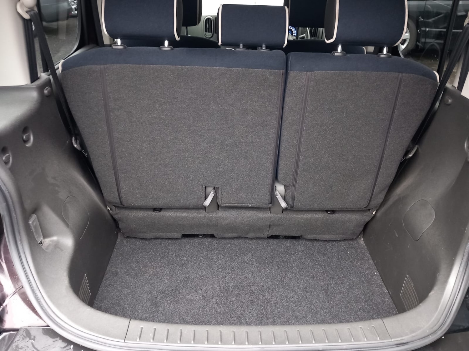 Used Nissan Cube 2012 for sale - 76477580: Photo 7