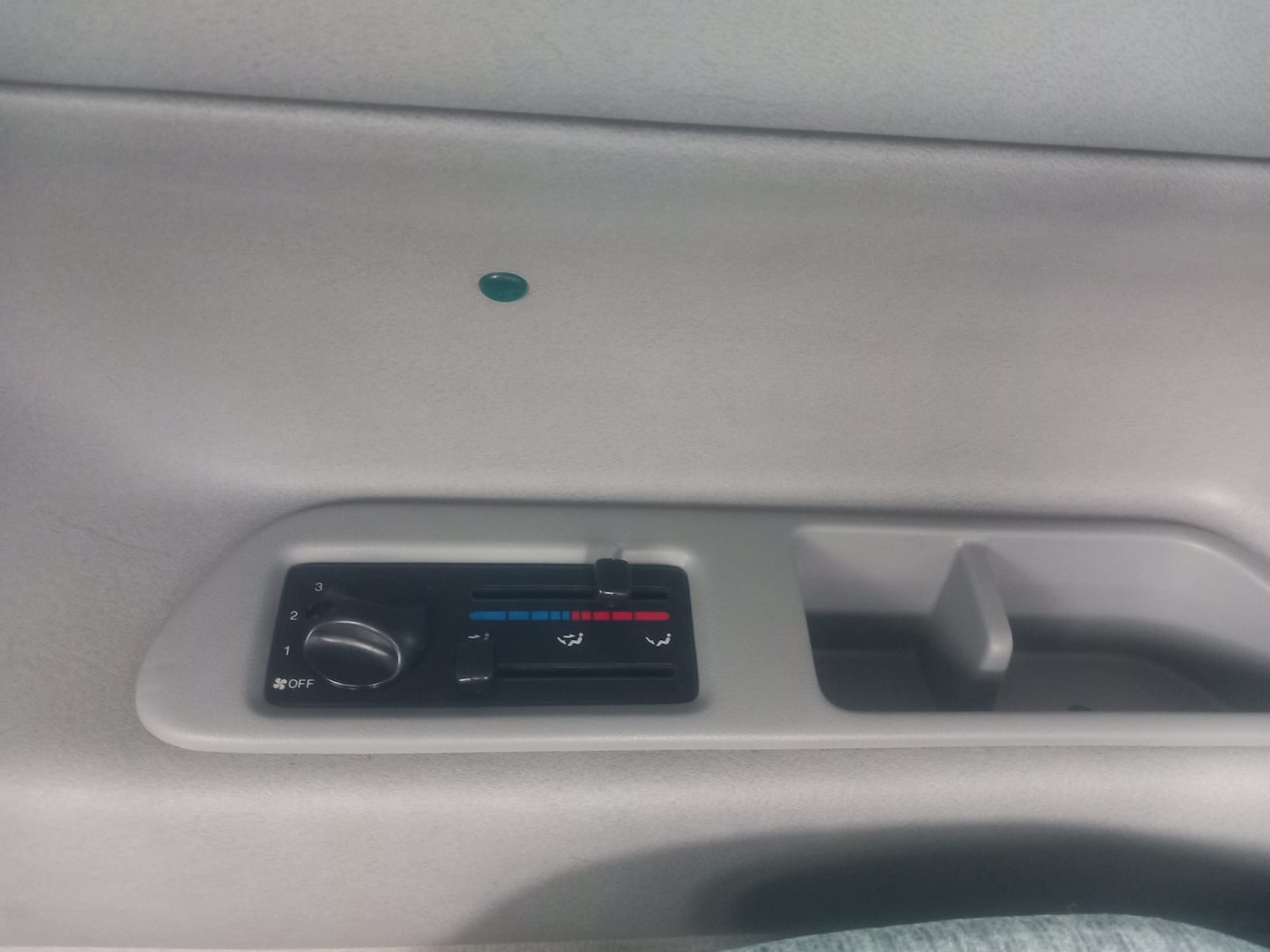 Used Mazda Bongo 2025 for sale - 77504369: Photo 8