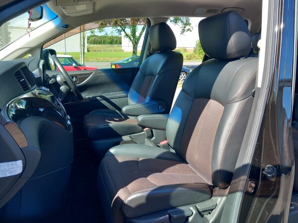Used Nissan Elgrand 2010 for sale - 71498974: Photo 24