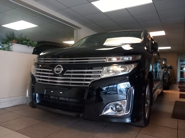 Used Nissan Elgrand 2010 for sale - 71498974: Photo 2