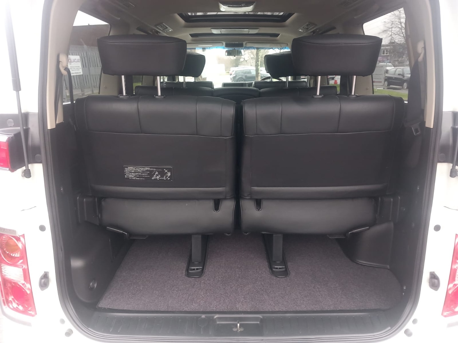 Used Nissan Elgrand 2025 for sale - 77168386: Photo 15