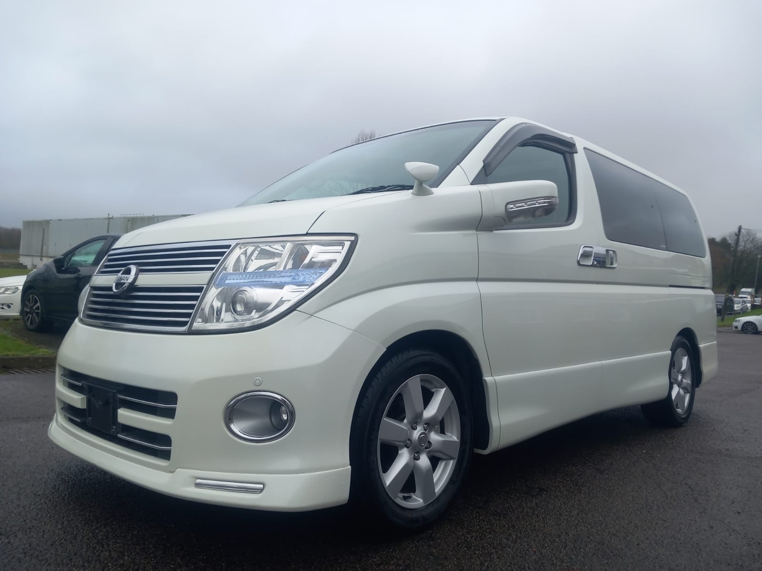 Used Nissan Elgrand 2025 for sale - 77168386: Photo 2