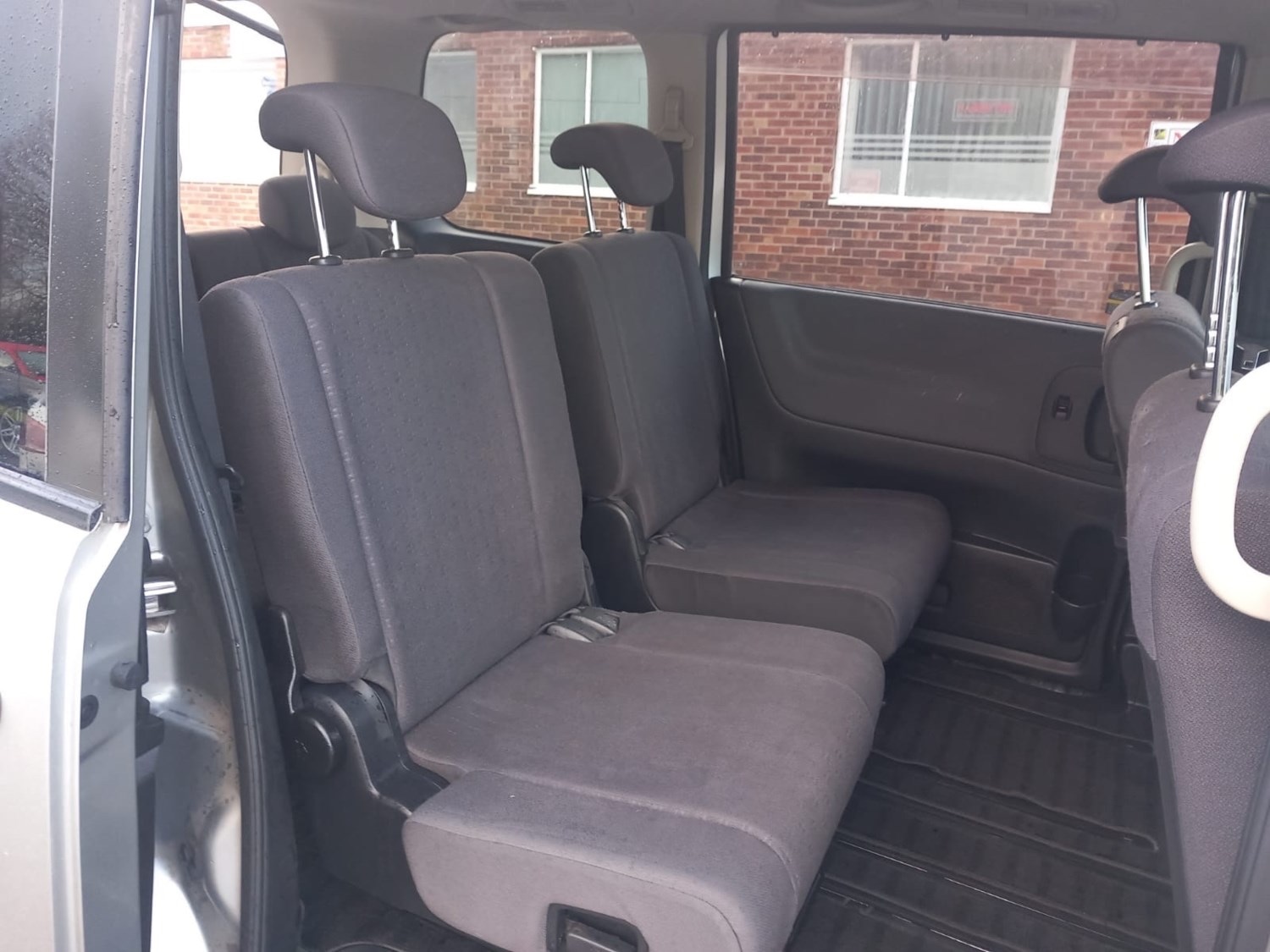 Used Nissan Serena 2007 for sale - 76316451: Photo 2