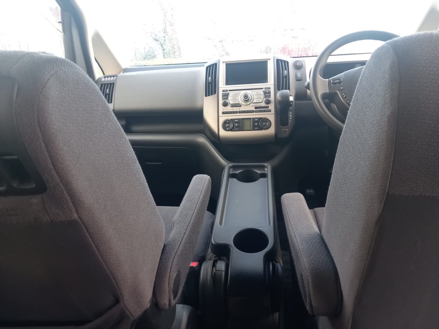 Used Nissan Serena 2007 for sale - 76316451: Photo 6