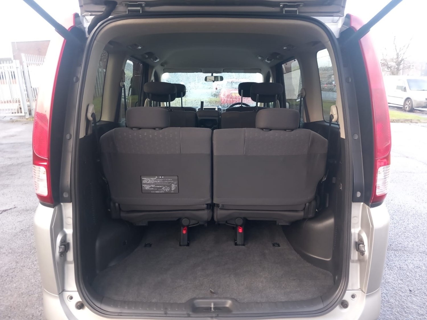 Used Nissan Serena 2007 for sale - 76316451: Photo 8