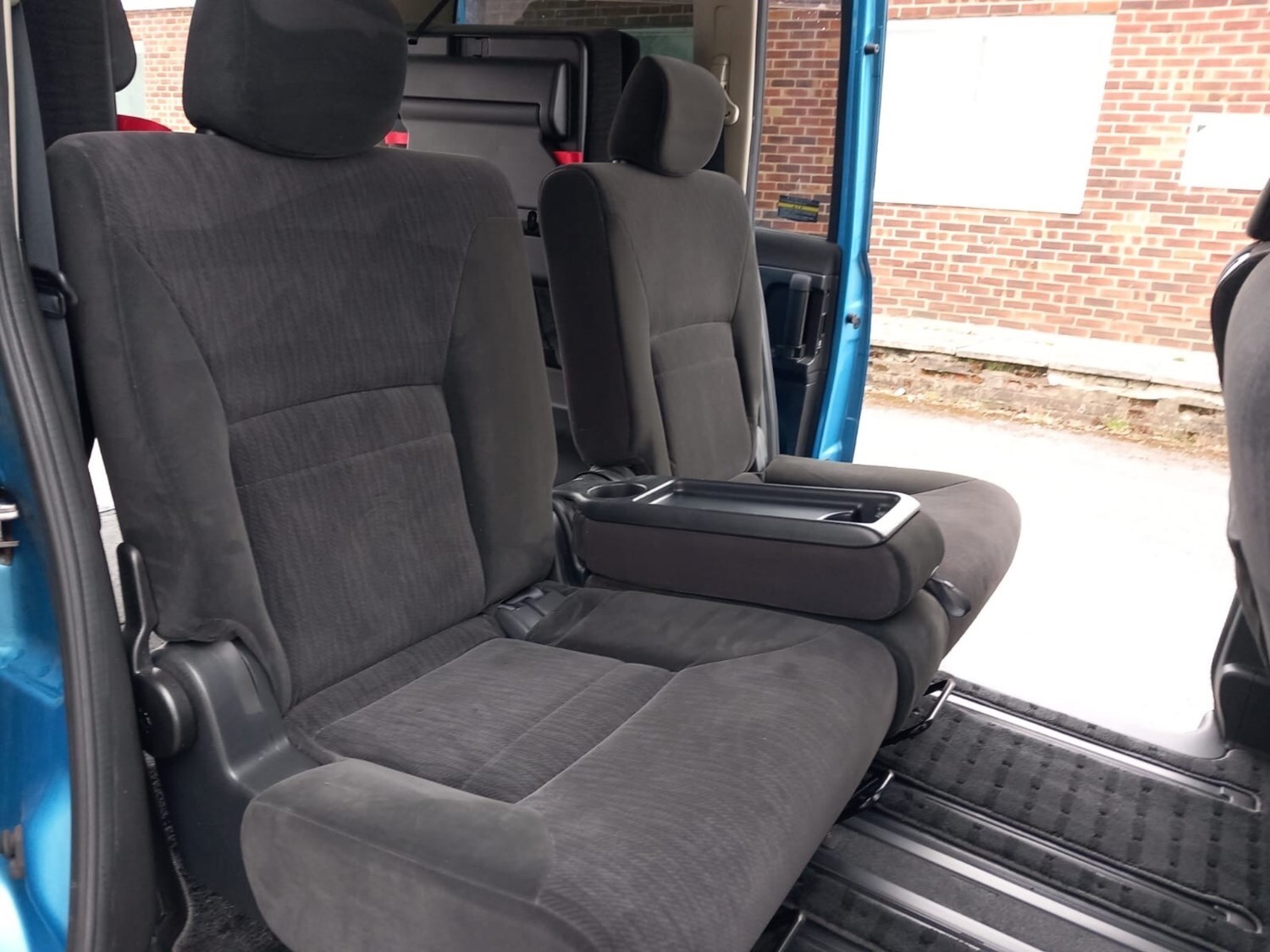 Used Nissan Serena 2008 for sale - 76316720: Photo 17