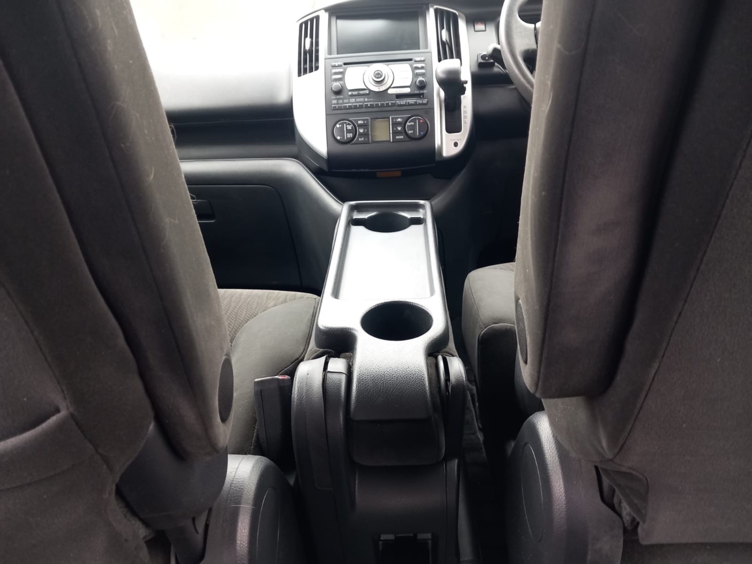 Used Nissan Serena 2008 for sale - 76316720: Photo 26