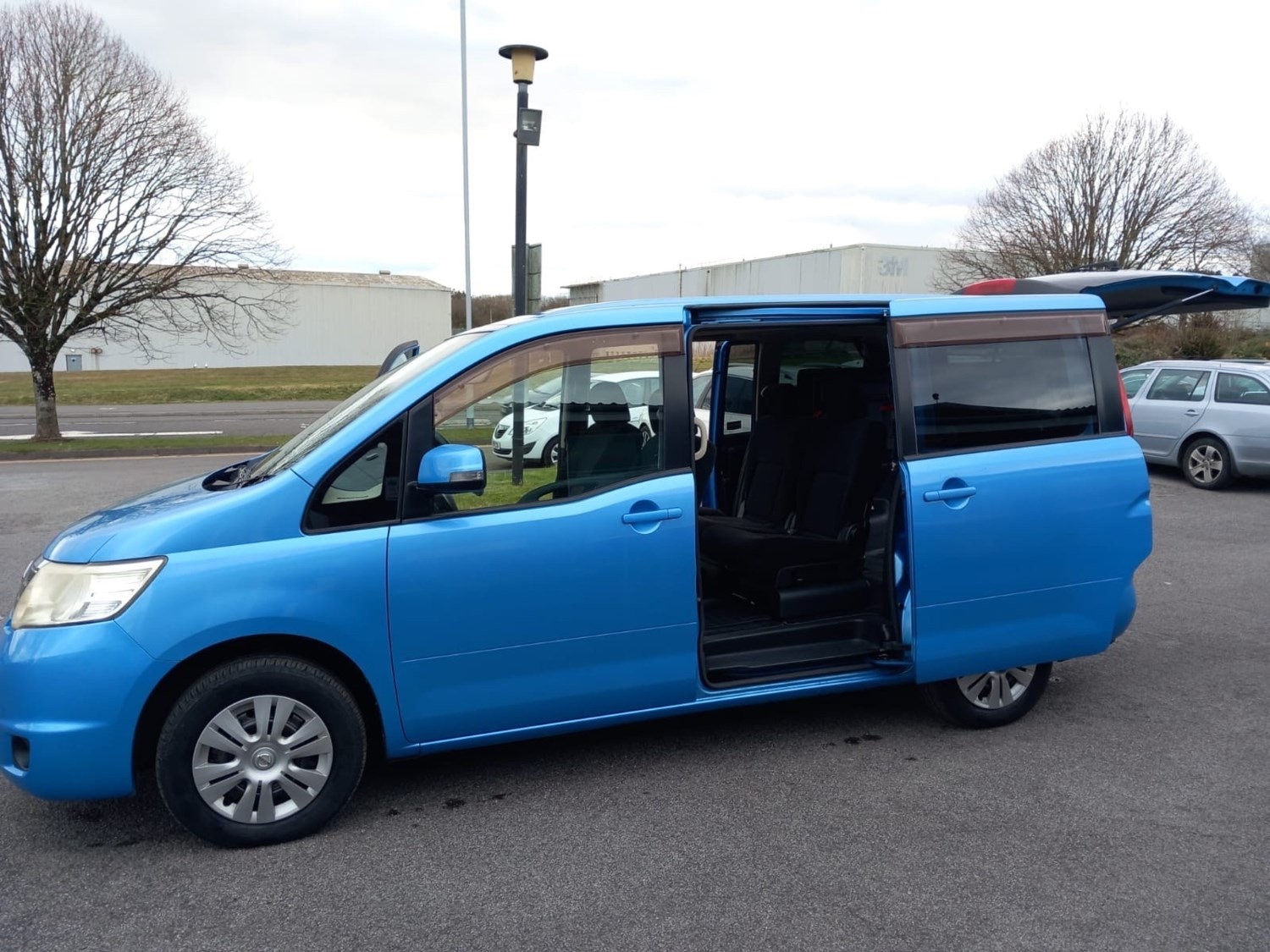 Used Nissan Serena 2008 for sale - 76316720: Photo 32