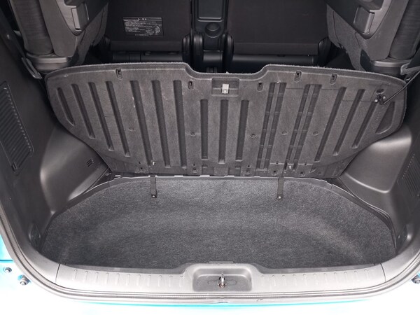 Used Nissan Serena 2008 for sale - 74038099: Photo 17