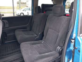 Used Nissan Serena  for sale - 74038099: Photo