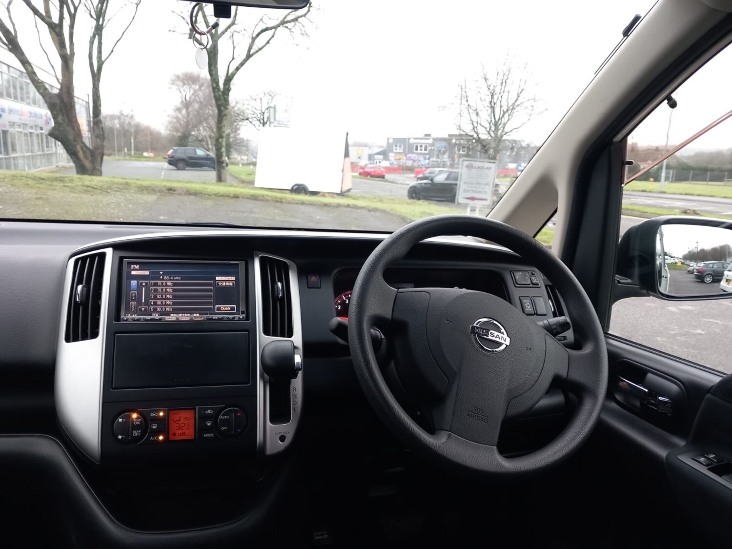 Used Nissan Serena 2010 for sale - 76316498: Photo 19