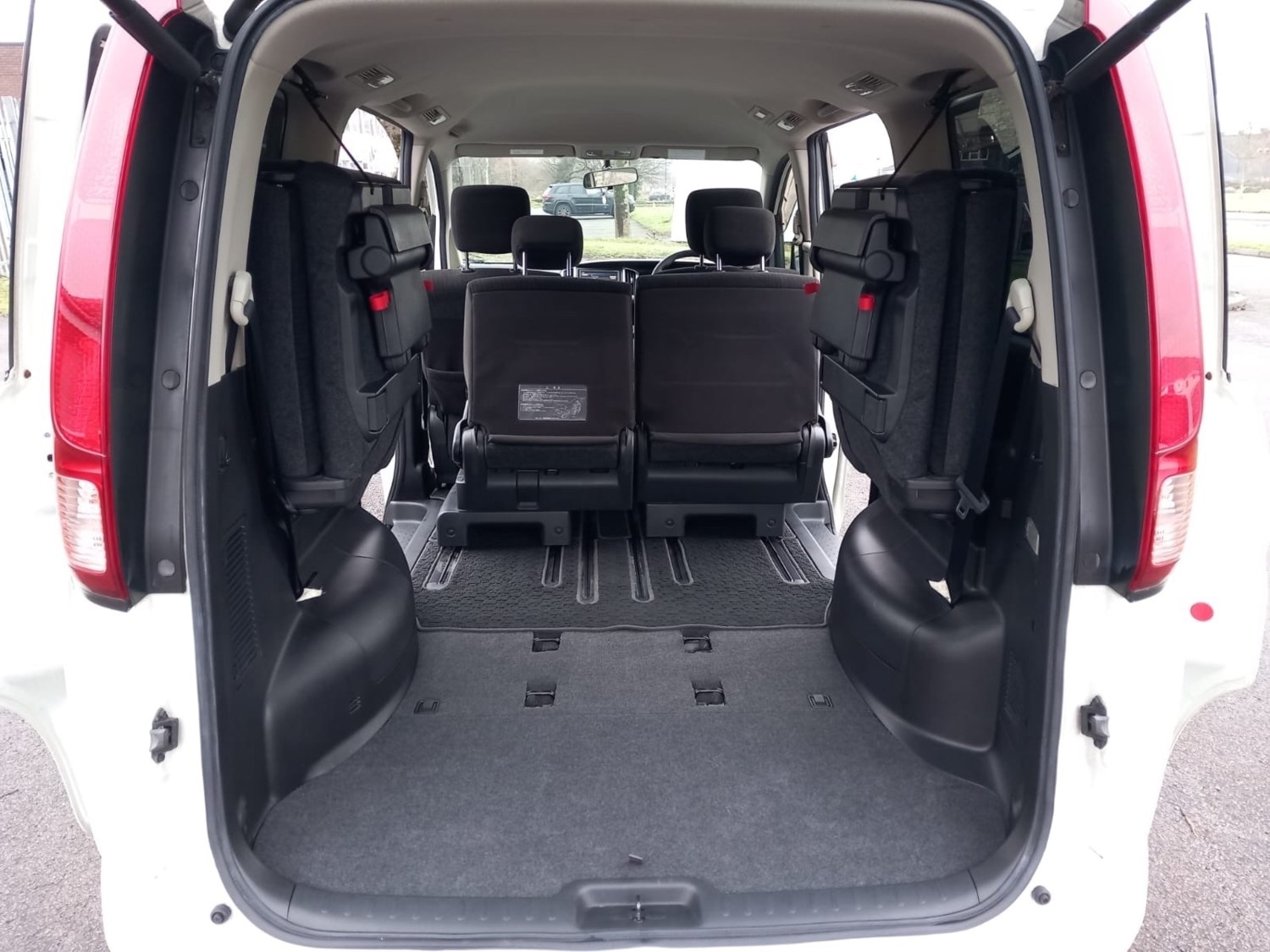 Used Nissan Serena 2010 for sale - 76316498: Photo 22