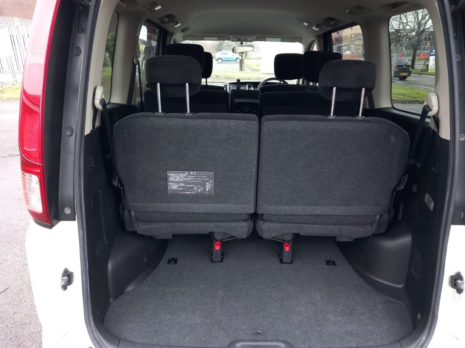 Used Nissan Serena 2010 for sale - 76316498: Photo 27