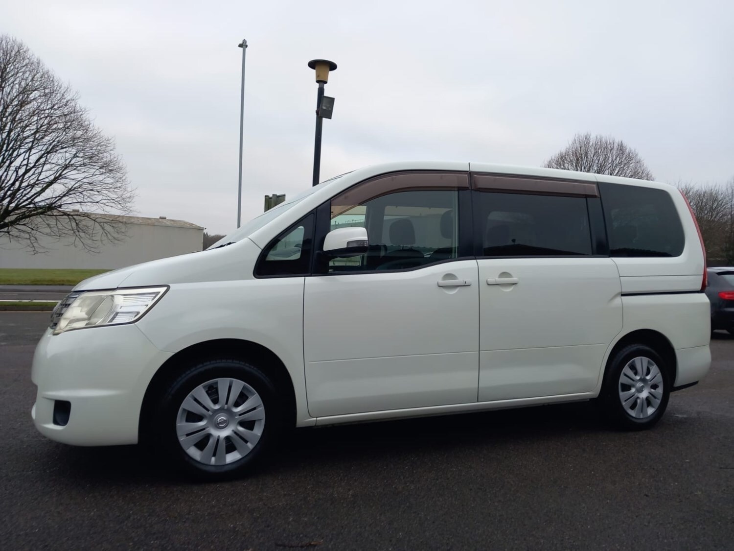 Used Nissan Serena 2010 for sale - 76316498: Photo 3