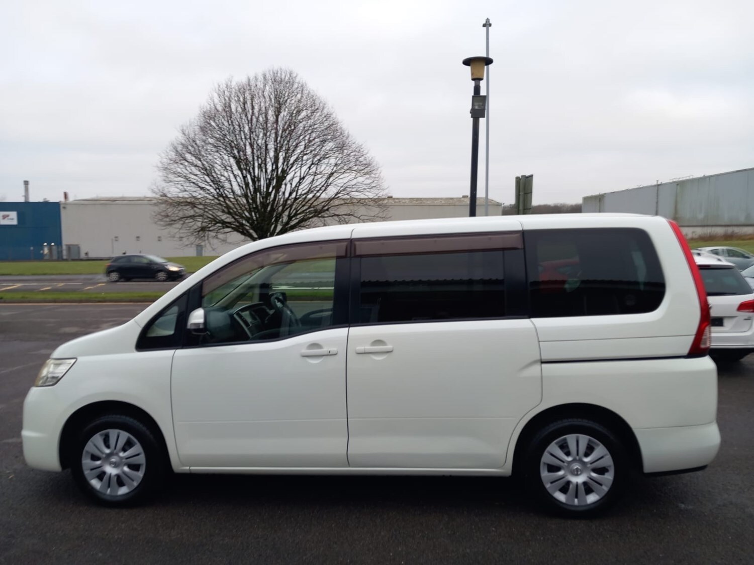Used Nissan Serena 2010 for sale - 76316498: Photo 30