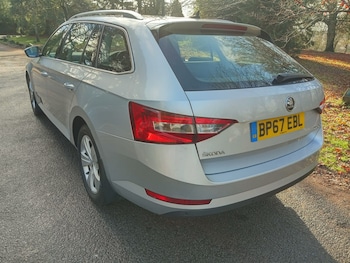 Used Skoda Superb 2017 for sale - 77233853: Photo
