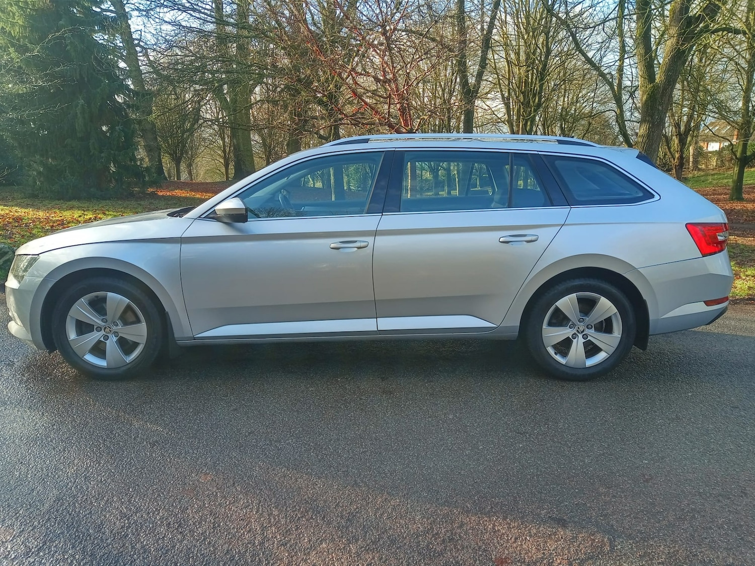 Used Skoda Superb 2017 for sale - 77233853: Photo 2