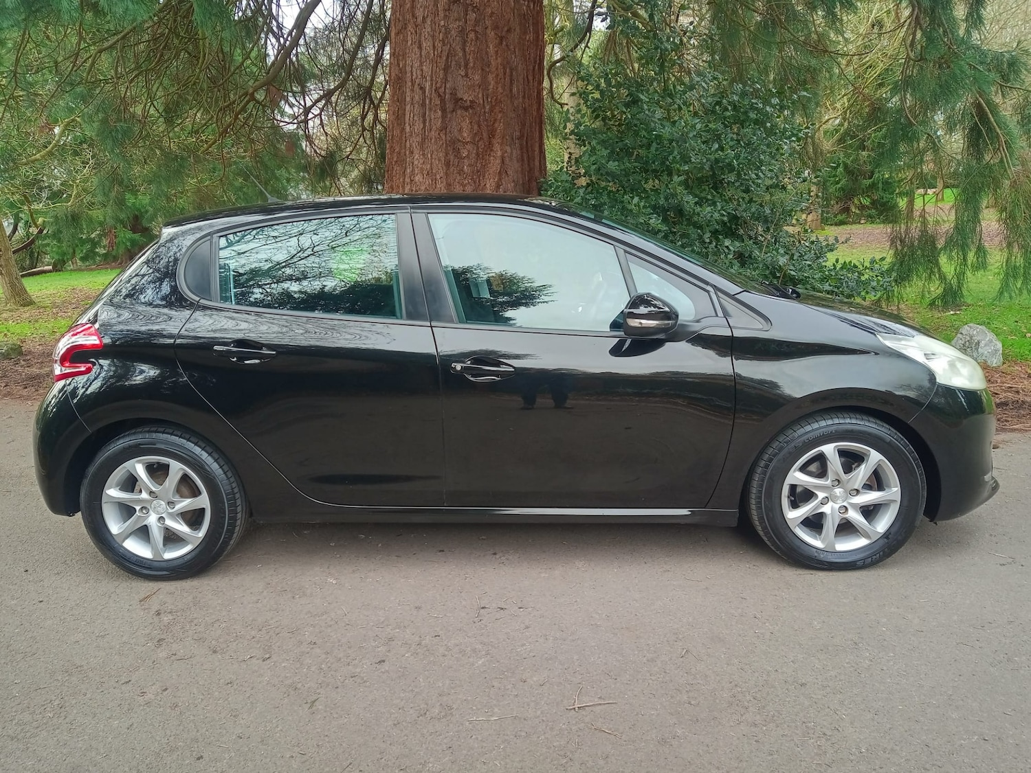 Used Peugeot 208 2013 for sale - 77819042: Photo 7
