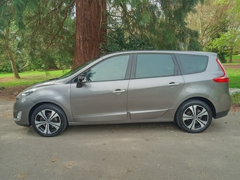 Used Renault Grand Scenic 2011 for sale - 78210017: Photo