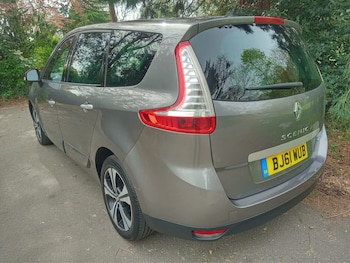Used Renault Grand Scenic 2011 for sale - 78210017: Photo