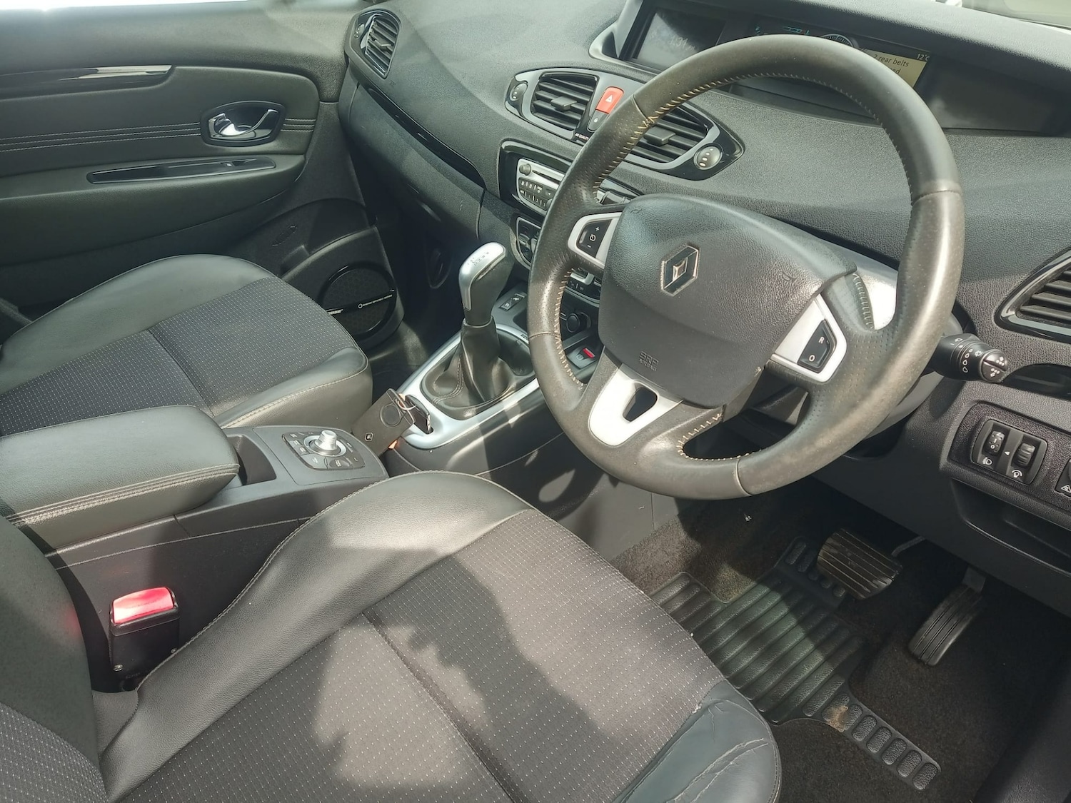 Used Renault Grand Scenic 2011 for sale - 78210017: Photo 9