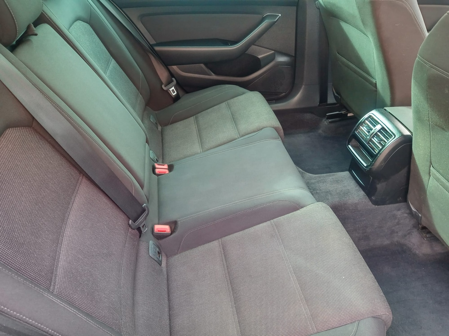 Used Volkswagen Passat 2015 for sale - 77819123: Photo 11