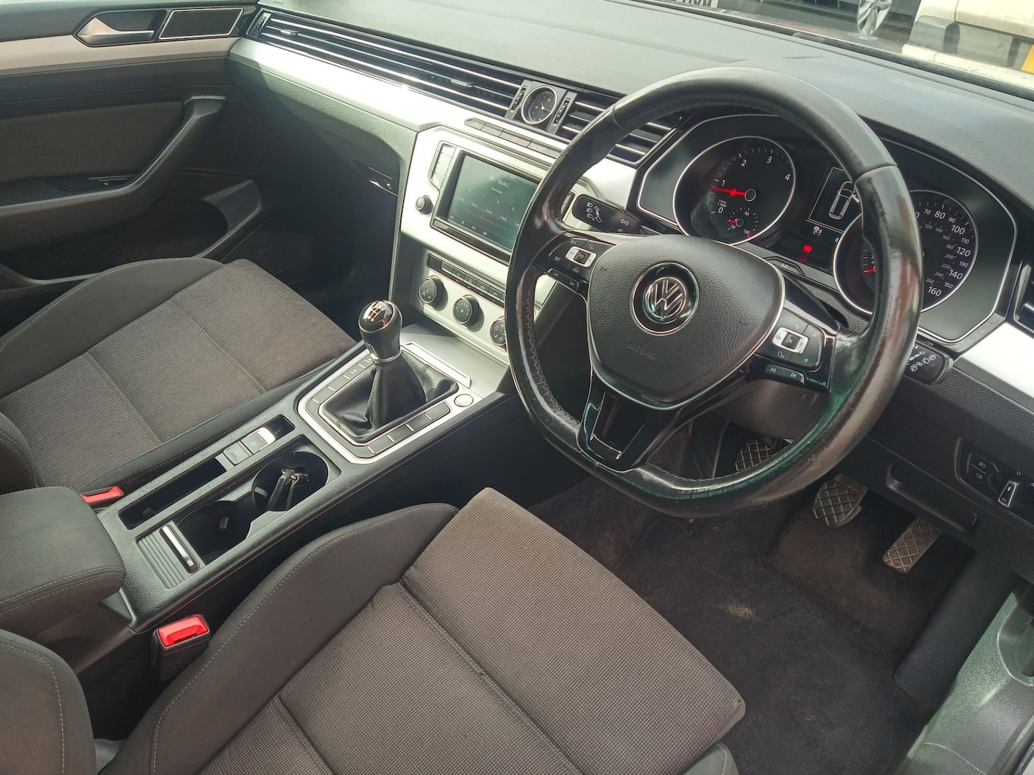 Used Volkswagen Passat 2015 for sale - 77819123: Photo 8