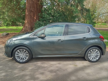 Used Peugeot 208 2017 for sale - 77973815: Photo