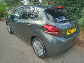 Used Peugeot 208 2017 for sale - 77973815: Photo