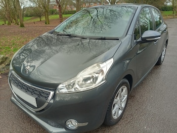 Used Peugeot 208 2014 for sale - 78131919: Photo
