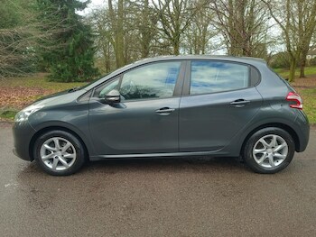 Used Peugeot 208 2014 for sale - 78131919: Photo