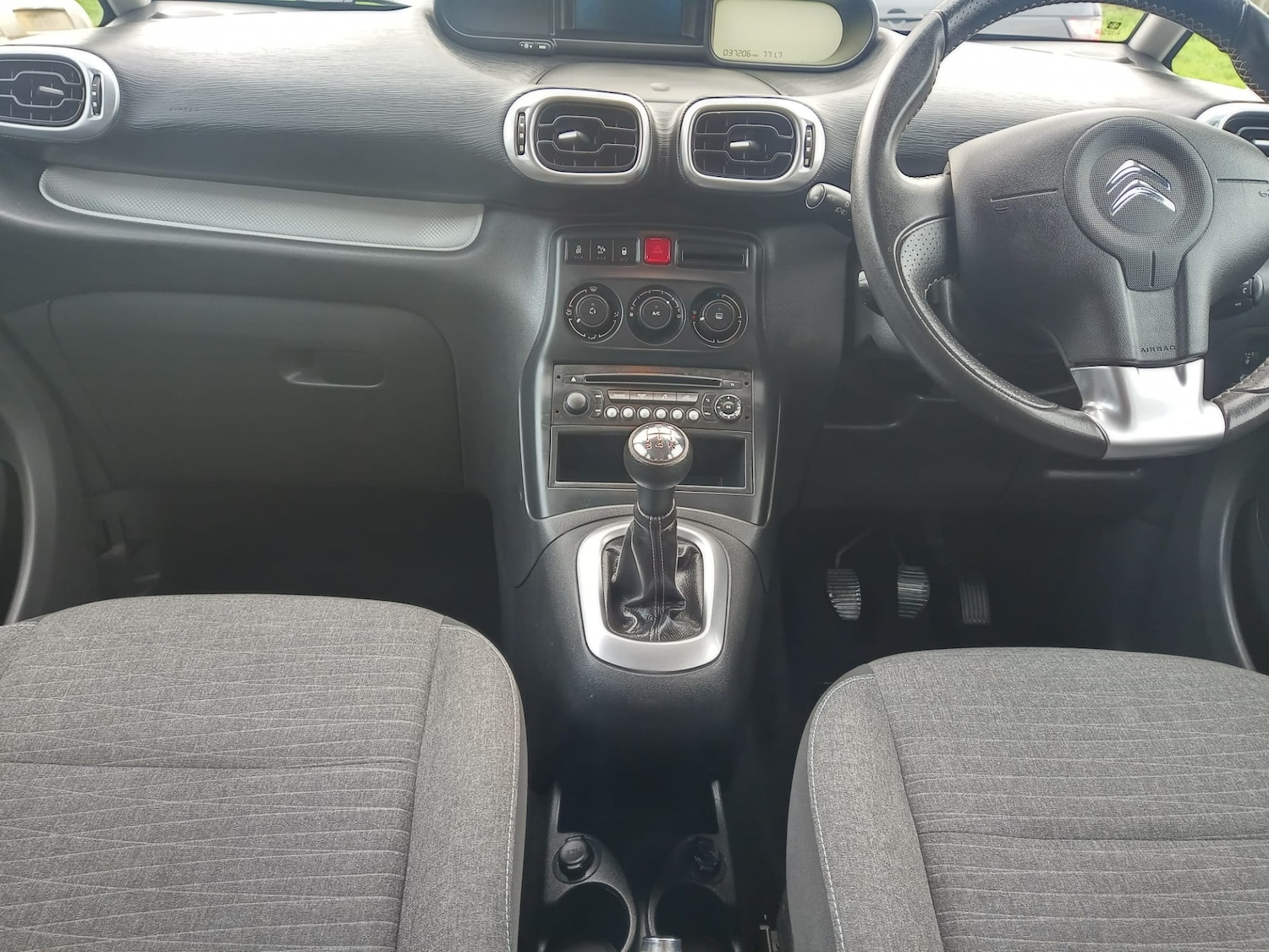 Used Citroen C3 Picasso 2015 for sale - 76384184: Photo 11