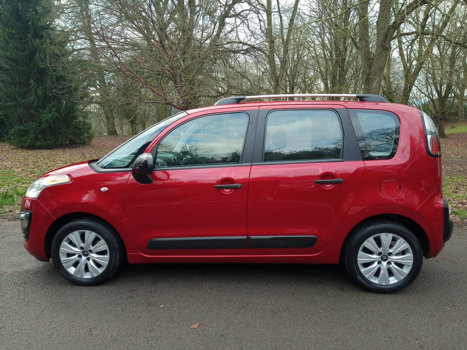 Used Citroen C3 Picasso 2015 for sale - 76384184: Photo 3