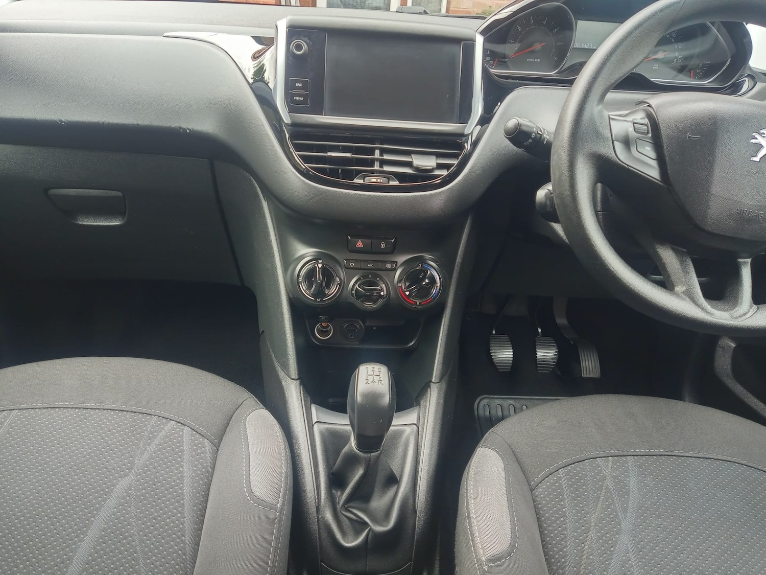 Used Peugeot 208 2015 for sale - 76414020: Photo 11