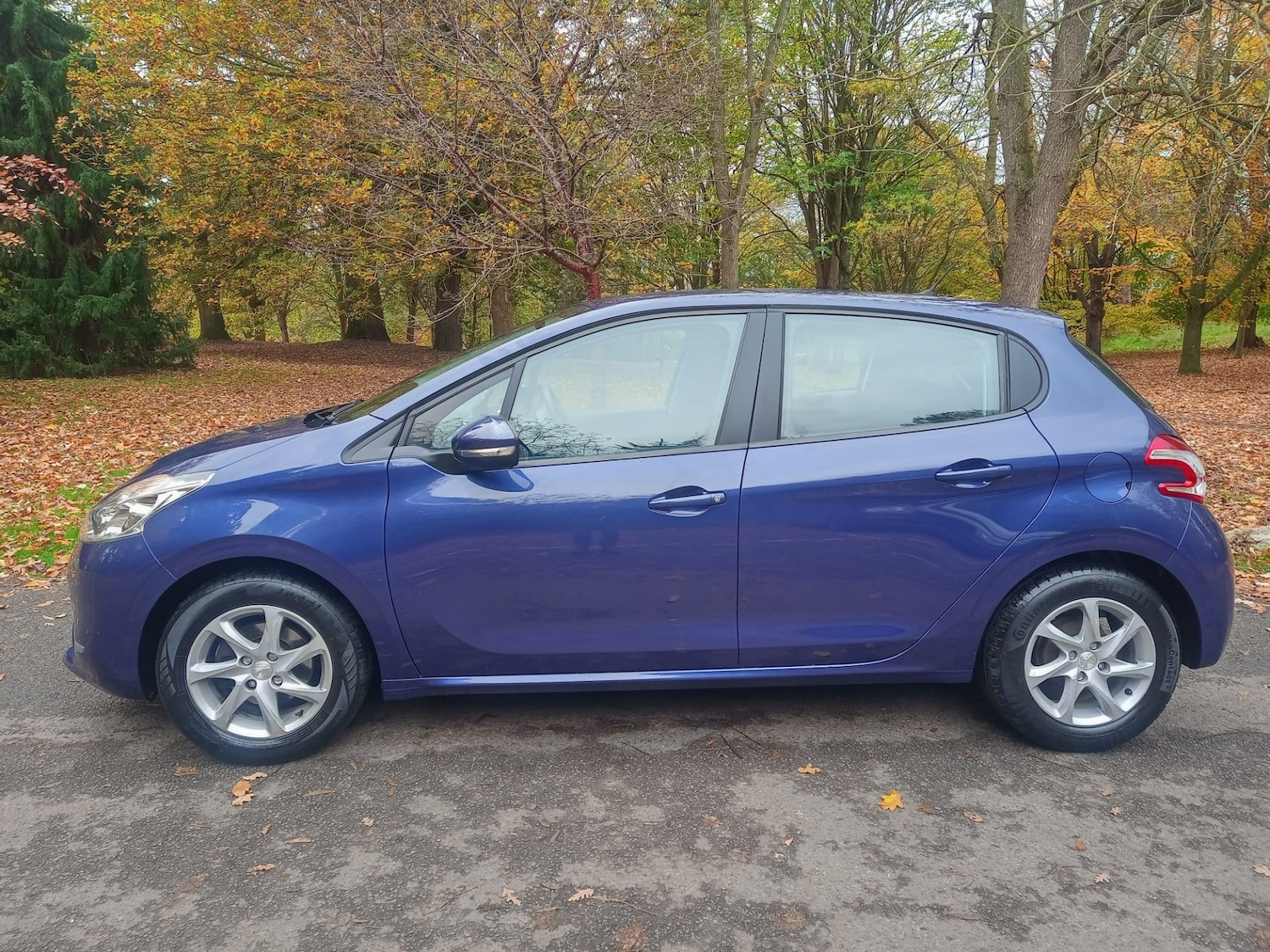 Used Peugeot 208 2015 for sale - 76414020: Photo 3