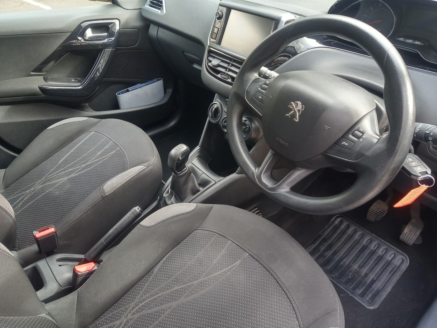 Used Peugeot 208 2013 for sale - 77617891: Photo 9