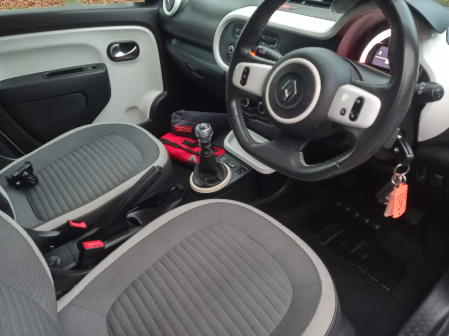 Used Renault Twingo 2015 for sale - 76778090: Photo 9