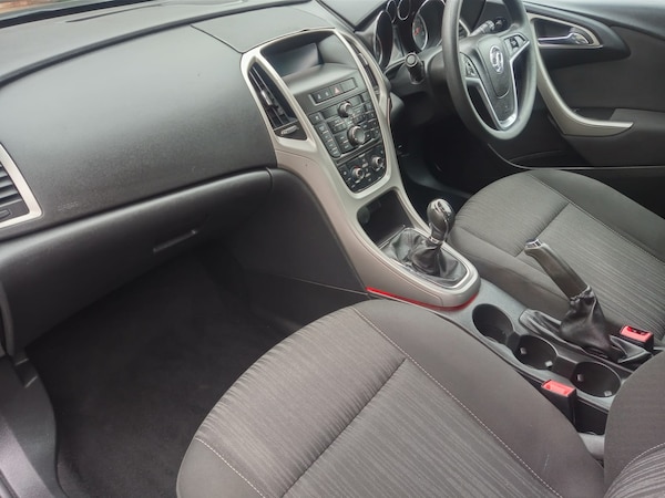Used Vauxhall Astra 2011 for sale - 76265383: Photo 12