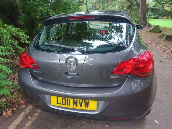 Used Vauxhall Astra 2011 for sale - 76265383: Photo 5